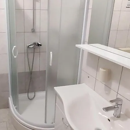 1 Bedroom Lovely In