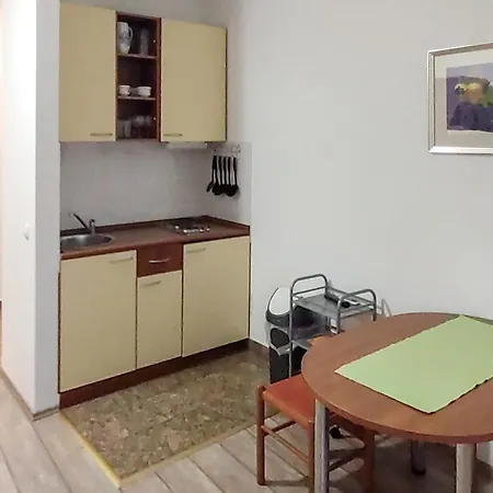 Apartmán 1 Bedroom Lovely In *