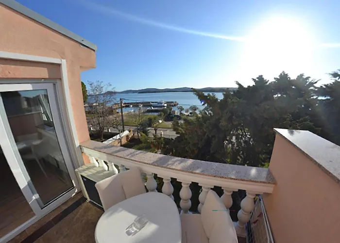 Beautiful In With House Sea View Appartement Turanj