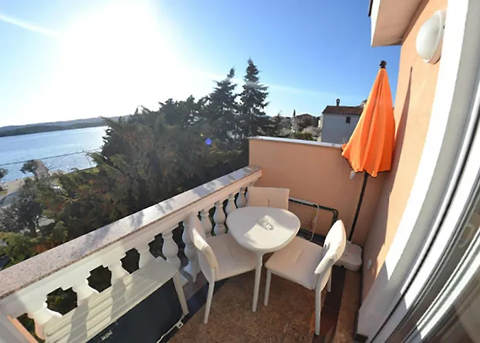 Beautiful In With House Sea View Appartement Turanj